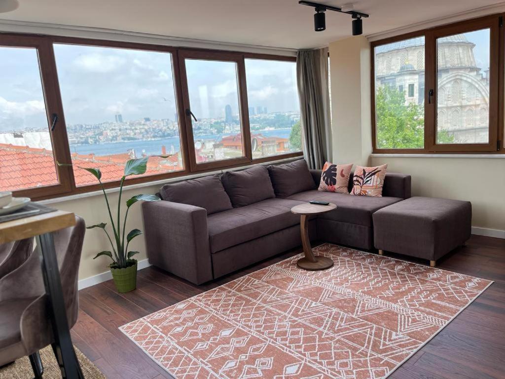 The Pillo Mansion Apartment